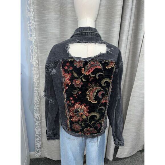 Free People distressed embroidered‎ black denim jacket with studs - Picture 5 of 6